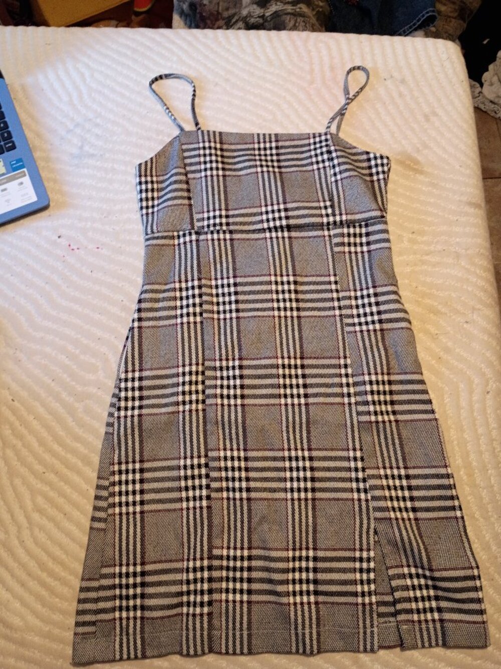 Rare Editions White & Gray Summer Dress – Size Medium